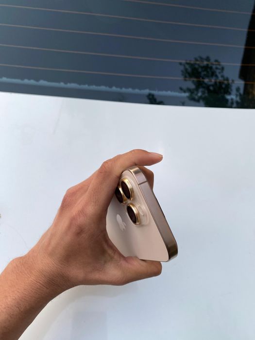iPhone 16 pro gold