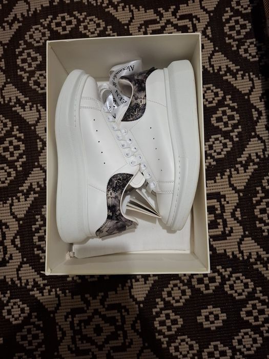 Vand adidasi Alexander Mcqueen