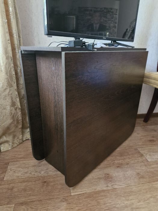 Продам стол книжка