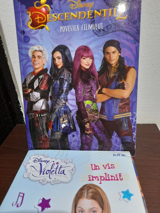 Set 3 cărți pentru primele lecturi ale micuțelor domnișoare.