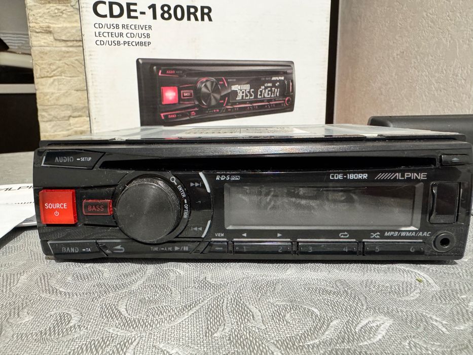 Бас каса Alpine / Усилвател Pioneer / CD плейър с USB Alpine