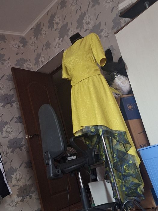 Платье на выпускной со шлейфом