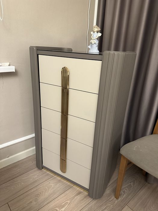 Продам спальный гарнитур