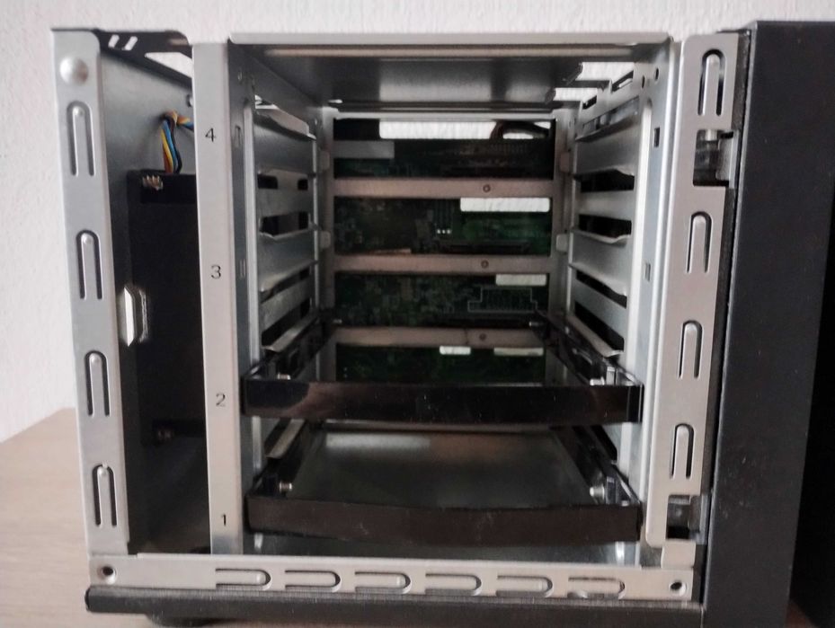 Lenovo ix4-300d NAS server