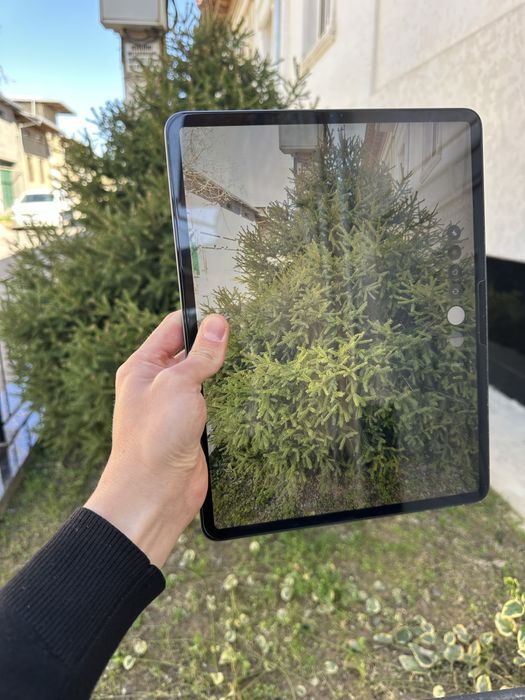 iPad Pro m1 12.9 wife ideal