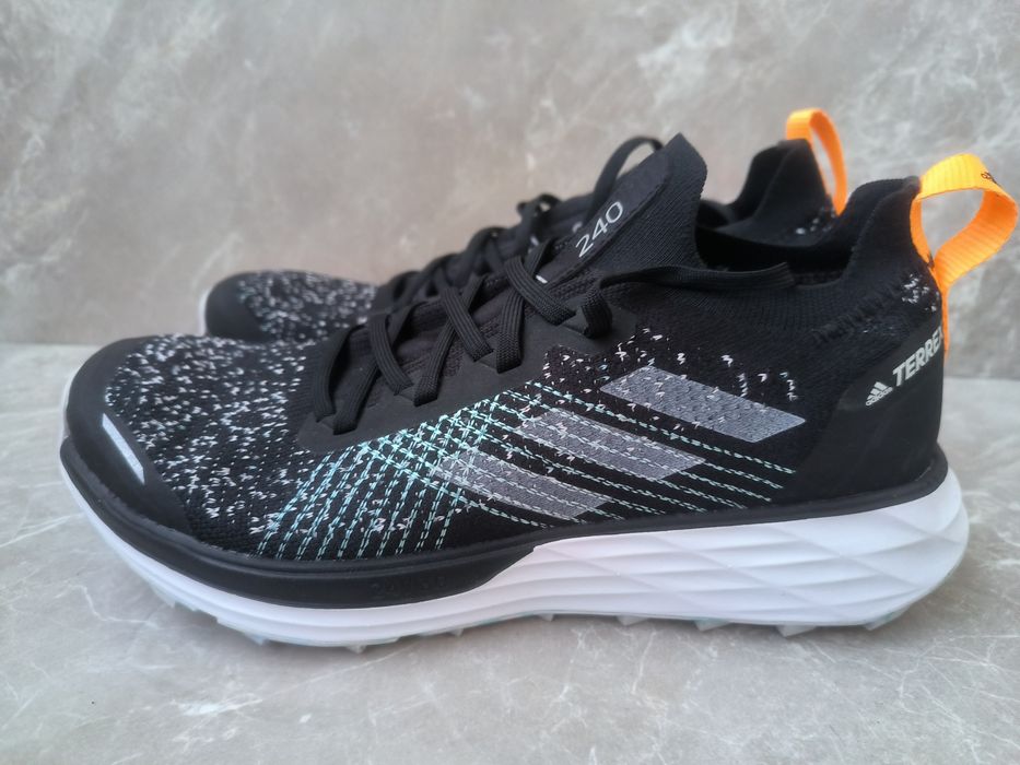Adidas Terrex номер 42