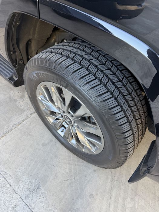 Toyota 300 Land Cruiser sotiladi Toyota LC300, 2023 full