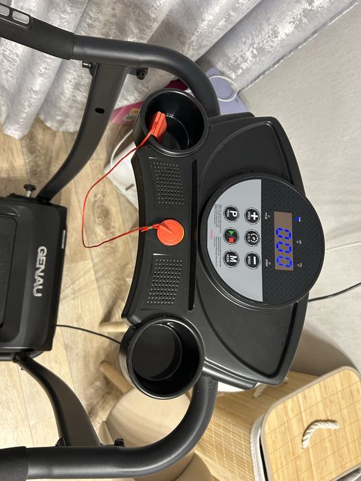Продается беговая дорожка Genau