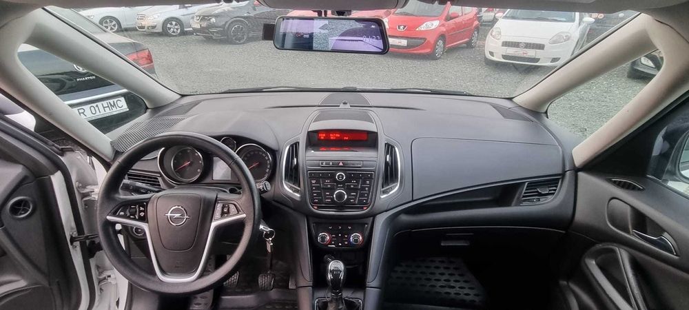 Opel Zafira 2.0 CDTi 2015 Rate sau Cash