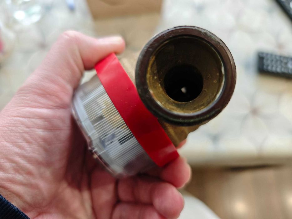 Водомер за топла вода