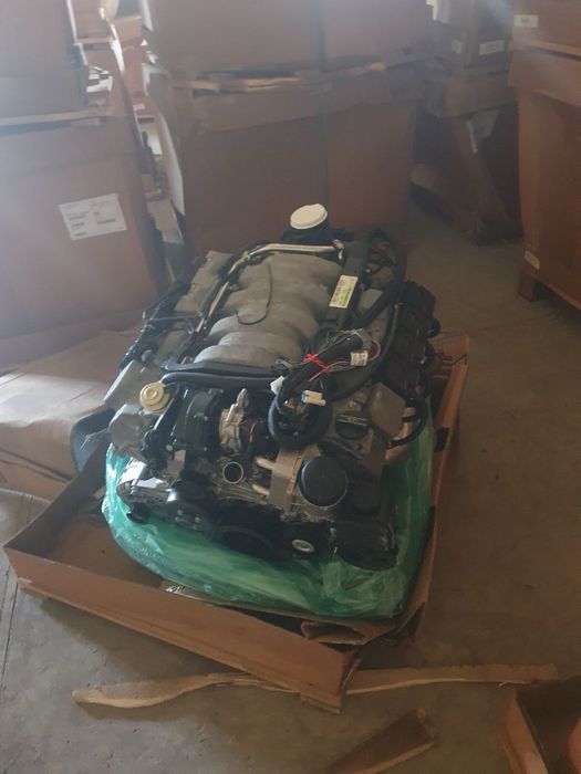 Mercedes-Bez Yangi  V-8 Mator nalichida