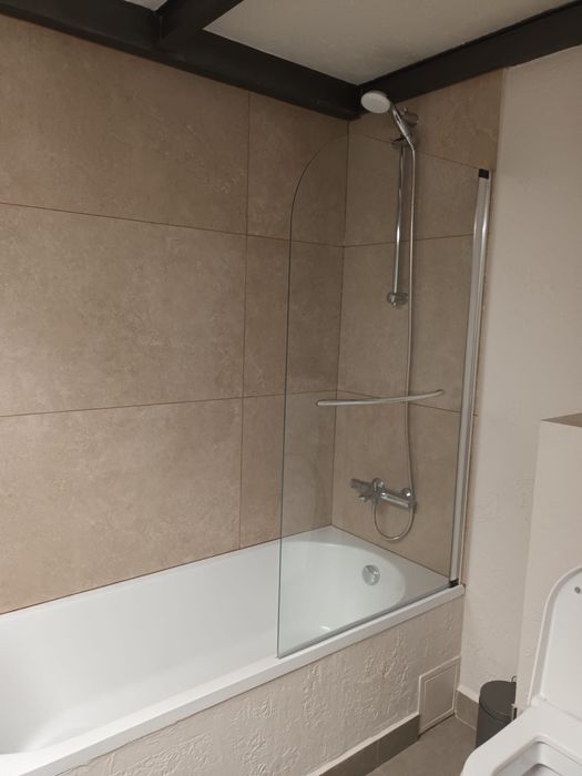 Inchiriez apartament in centru