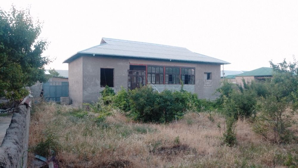 Hovli srochna sotiladi 11 sotix,