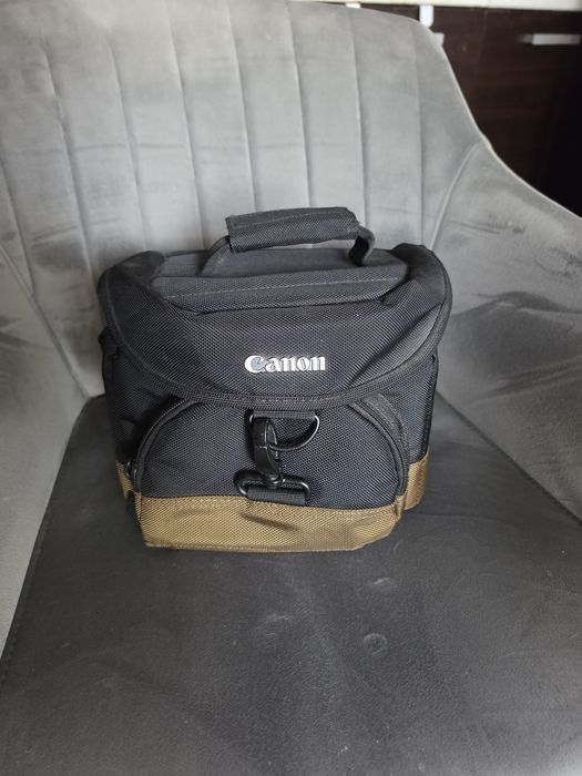 Canon EOS 1200D DSLR + Статив