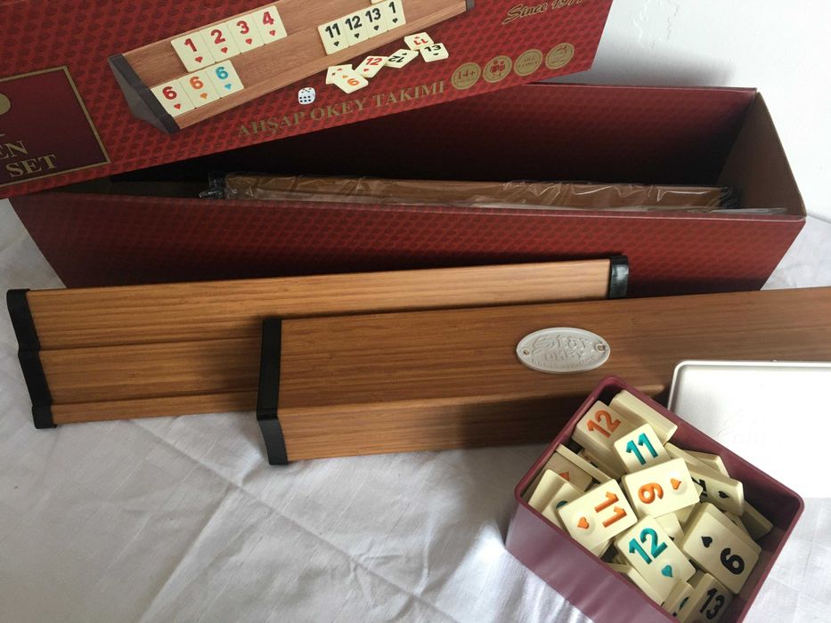Joc Remi Remy Rummy NOU Table grele din lemn masiv lacuit. SIGILAT!