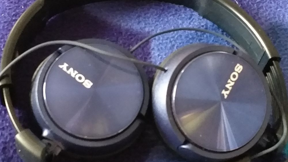 Căști Sony