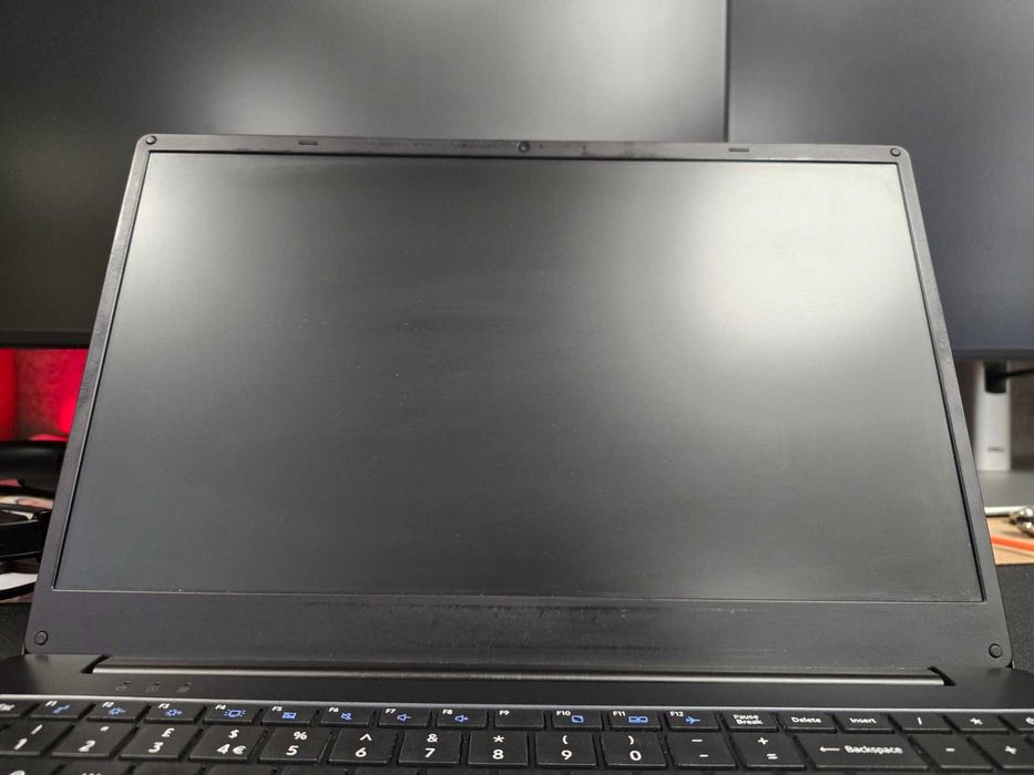 Toshiba Satellite Pro C50 15.6'' / i5 -10th / 8 RAM / 256 SSD