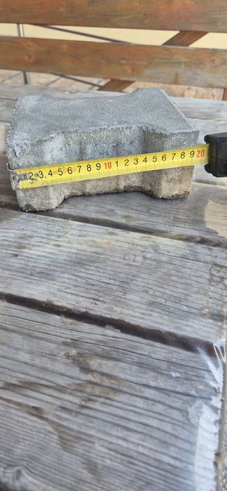 Pavele T2gri ciment, trafic intens 20×16,5×8cm 110 m2 .48 lei m2.