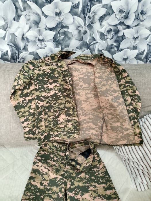 Продам новый костюм