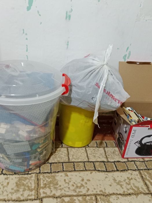 Срочно продается очень большое количество Lego +машины железные