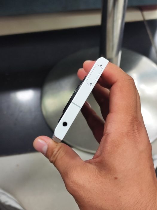 Leuca Leitz Phone 2