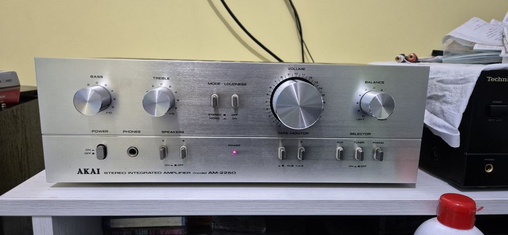 AKAI AM-2250 Hi-fi стерео транзисторен усилвател