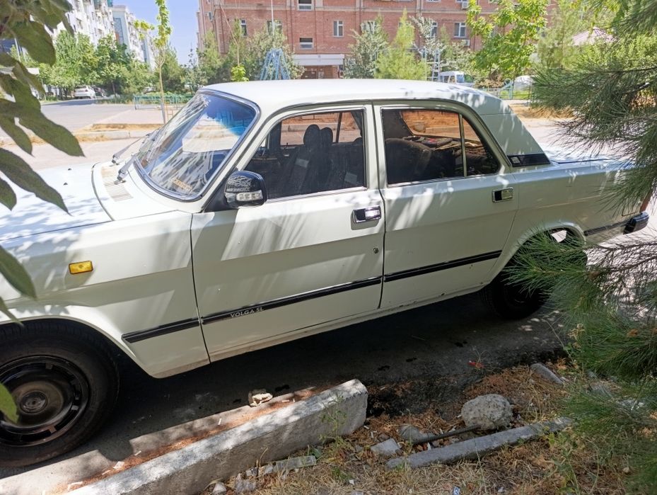 Moshina sotiladi volga 31029