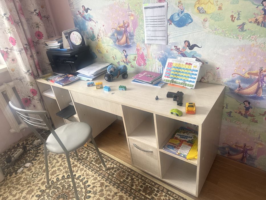 Продам спальный гарнитур для детской комнаты