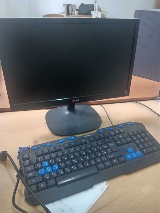 Stolniy kompyuter sotiladi