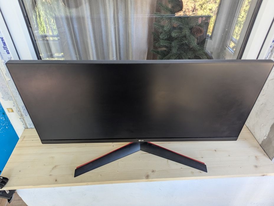 LG 29WP60G-B монитор