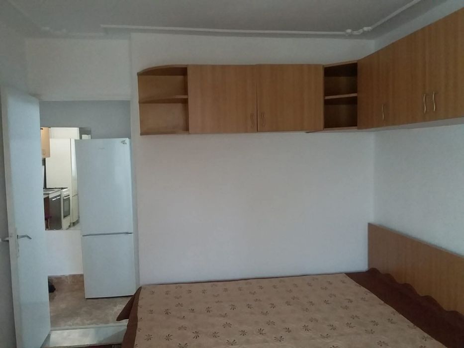 Persoană fizică,  închiriez apartament .cu 1 cameră