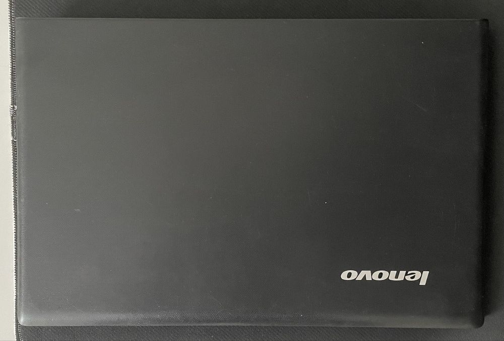Ноутбук Lenovo.