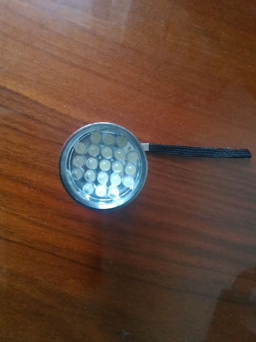 Lanterna led cu corp metalic