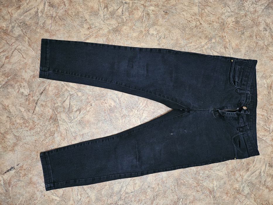 Продам женские джинсы