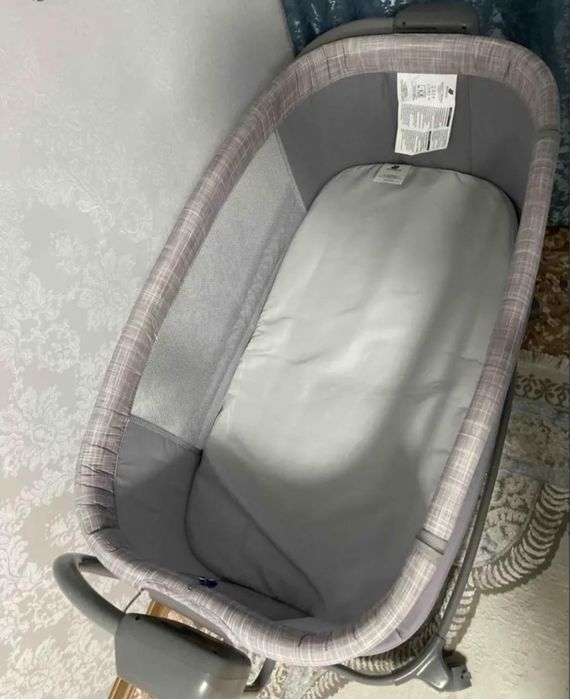 Продам манеж новый