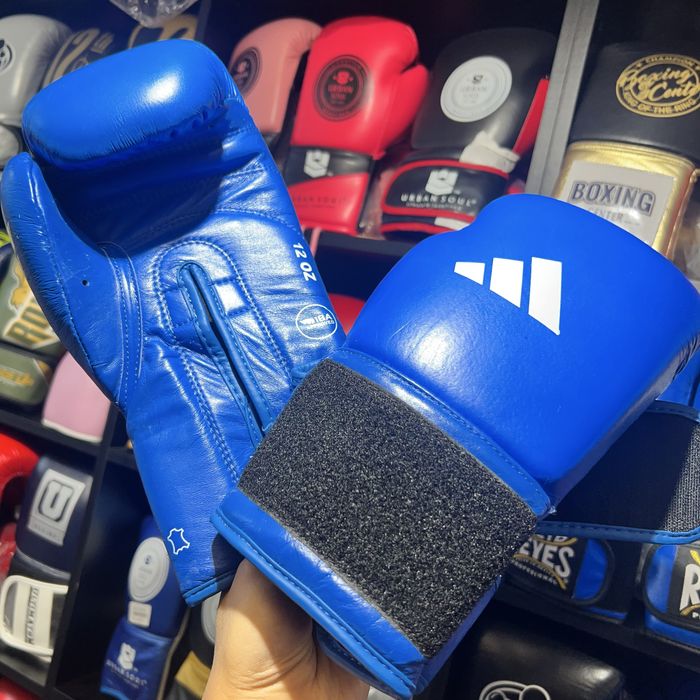 Перчатки для бокса Adidas IBA