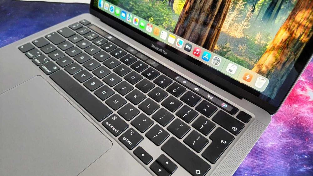 MacBook Pro 13 2020  Intel Core i5 2GHz, 16 GB RAM 512SSD - CA NOU!