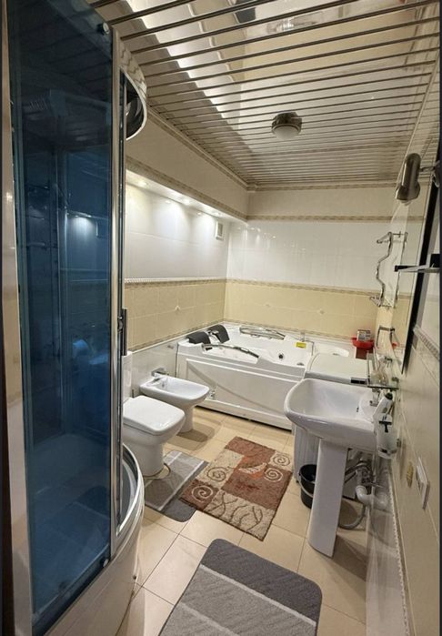 Юнусабадский район, массив Ц-6 Этаж: 4 из 4 Площадь: 60 м²