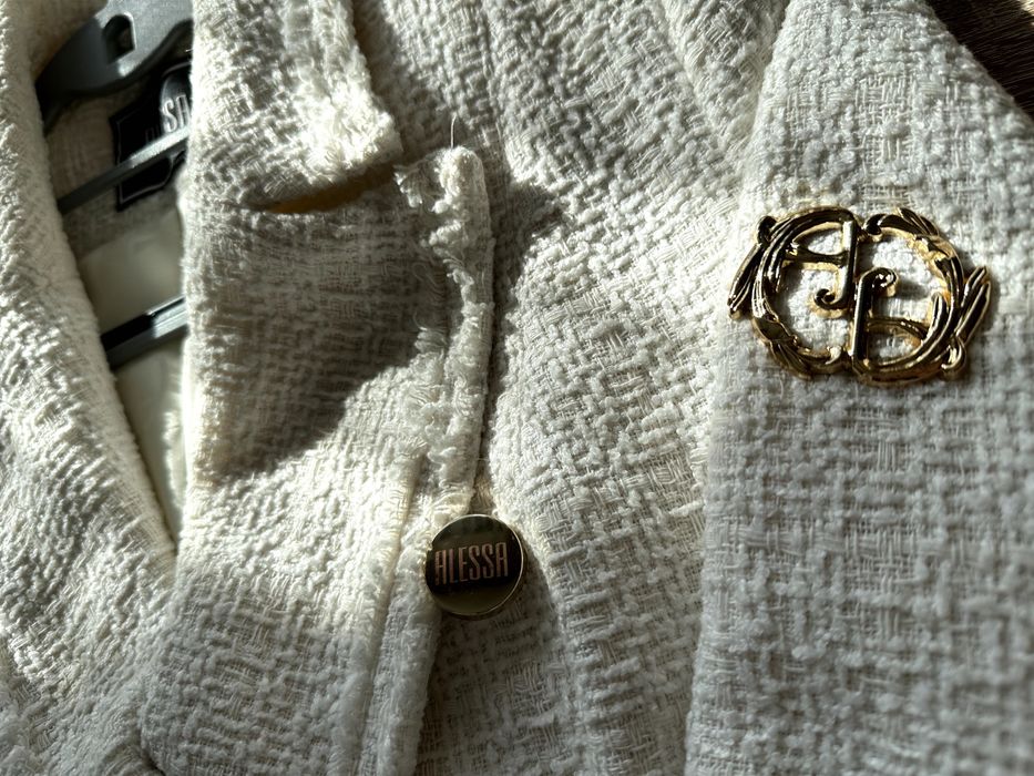 Дамско ново бяло сако Alessa