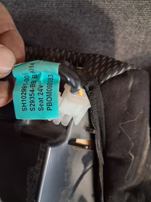 Husa scaun caterpillar imbracaminte burete