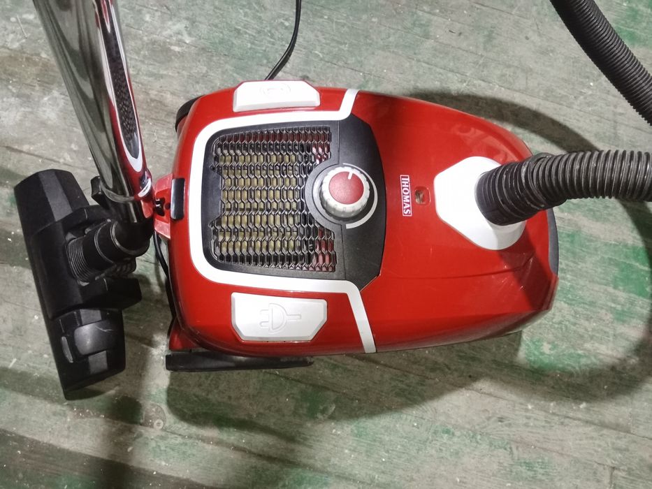 Тохмас  пылесос рабочая продается.