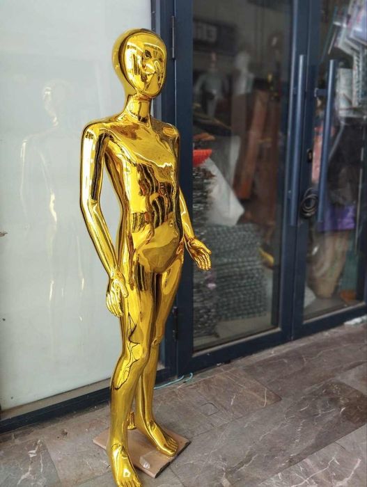 Maniken super sifatda