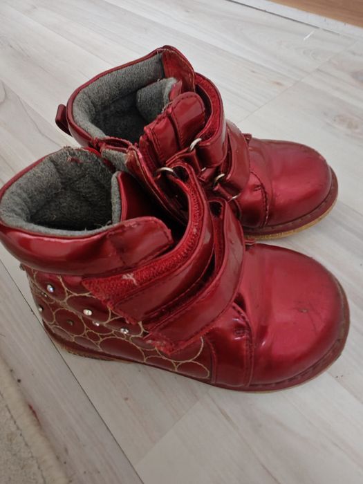 Продам осеннее сапожки для девочки