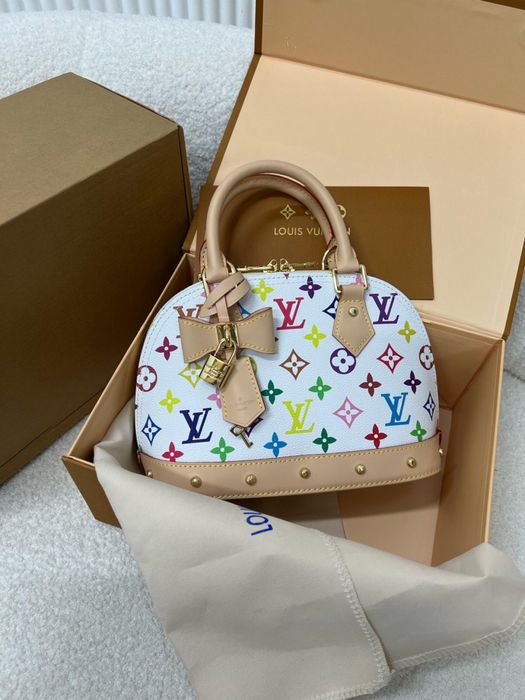 Продается стулья стульчики