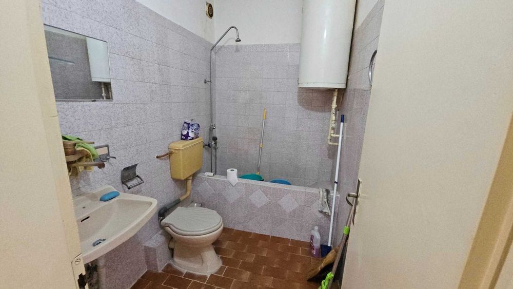 Продава се Тристаен апартамент в Пловдив, Център - 75 кв.м за 1088 €/кв.м - Снимка #12