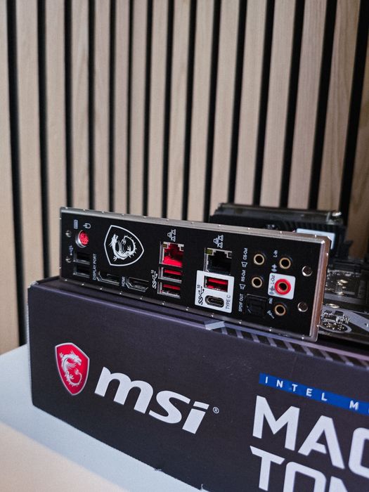 Intel Core 19-9900K +  32gb ddr4 рам + Дъно MSI MAG Z390 Tomahawk 

​8