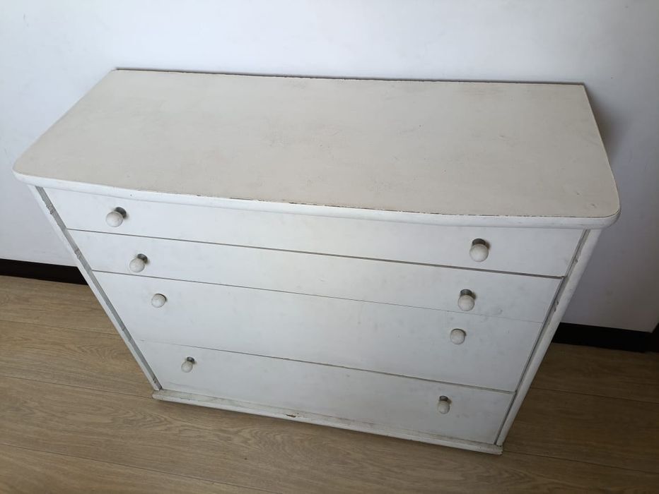 Комод. 100 × 40 × 84 см. 4 ящика