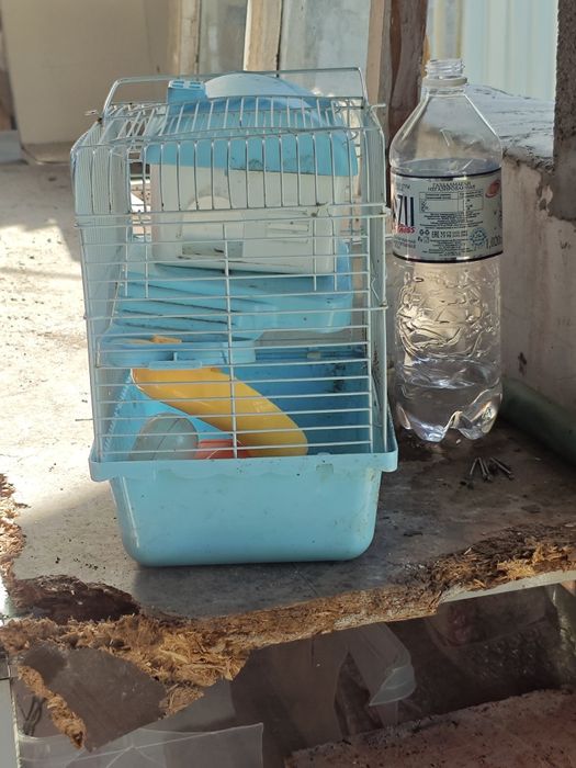 Продам две клетки для птиц