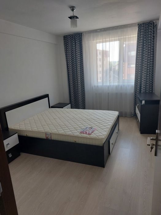 Închiriez apartament cu 2 camere în zona Păcii, pe strada Drumul Bacriului nr. 30. Saltea nouă. Proaspăt zugrăvit integral. Es — fotografia 1