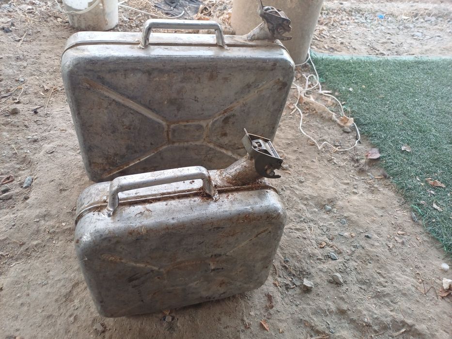 Канистры Ана и бала